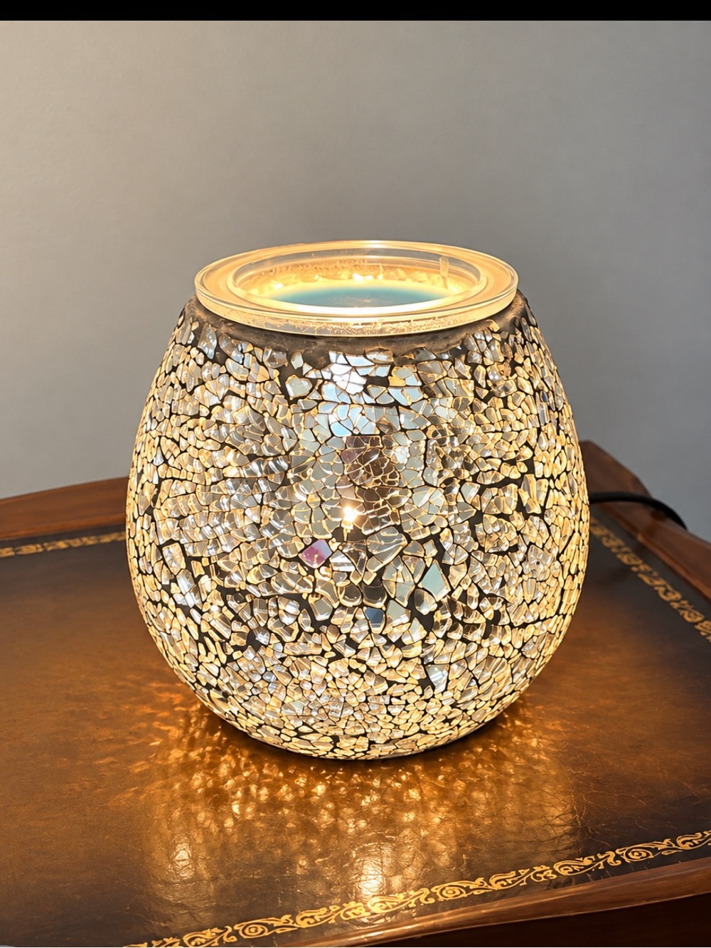 Scentsy Iridescent Mosaic Glass Warmer - White and Gold Tones